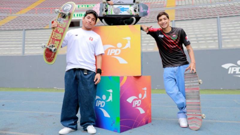 Los skaters nacionales, Angelo Caro y Deyvid Tuesta luchan por un cupo a París 2024