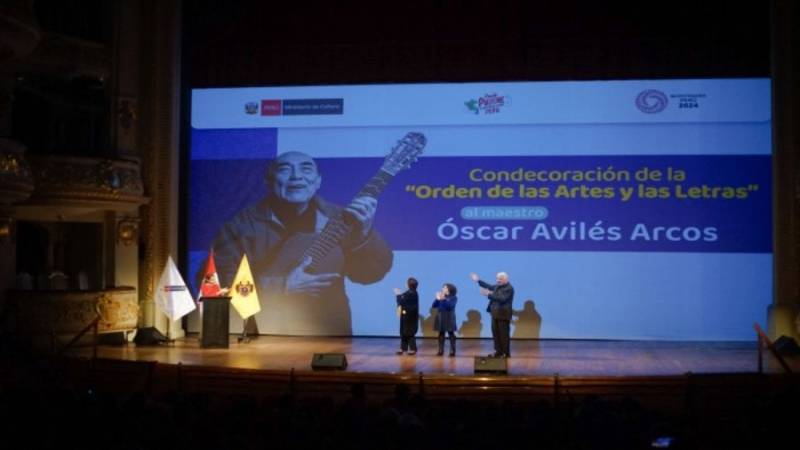 Ministerio de Cultura entregó reconocimiento póstumo de la Orden de las Artes y las Letras a la trayectoria de Óscar Avilés