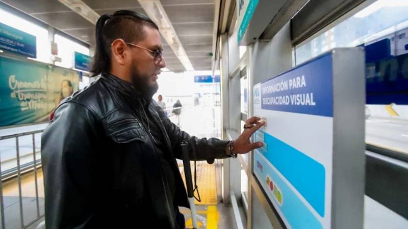 Estaciones y terminales del Metropolitano cuentan con 223 señaléticas en braille