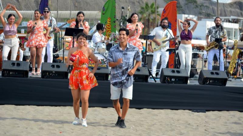 María Grazia Polanco y Santiago Suárez en Domingos de Fiesta en Chorrillos