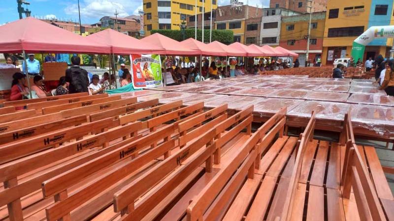 Internos del penal de Huánuco elaboran módulos de cocina para beneficiar a ollas comunes