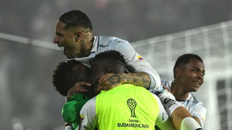 PAOLO GUERRERO CAMPEÓN DE LA COPA SUDAMERICANA 