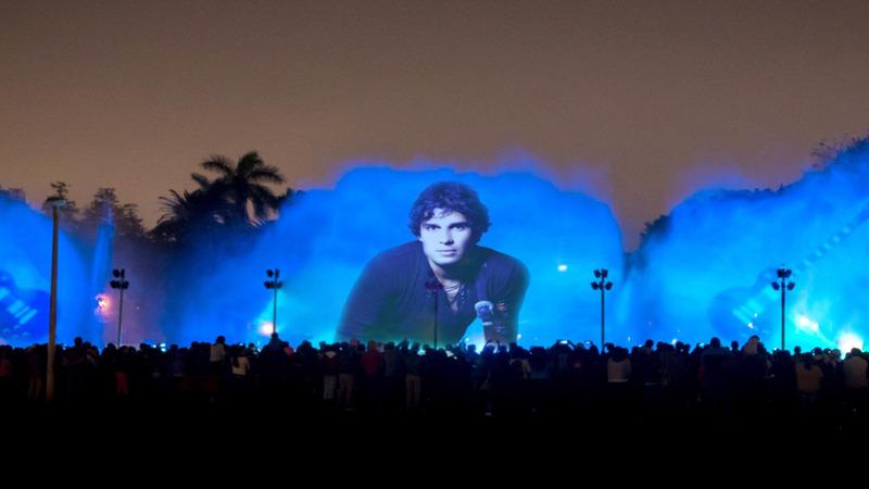 Pedro Suárez Vértiz en el Circuito Magico del Agua 