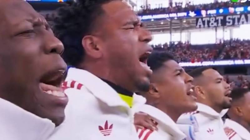 PERU VS CHILE HIMNO