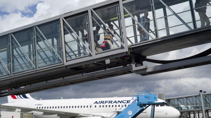 Peruana Aeropuerto Francia Paris herida bala operativo de control drogas cocaína armas de fuego