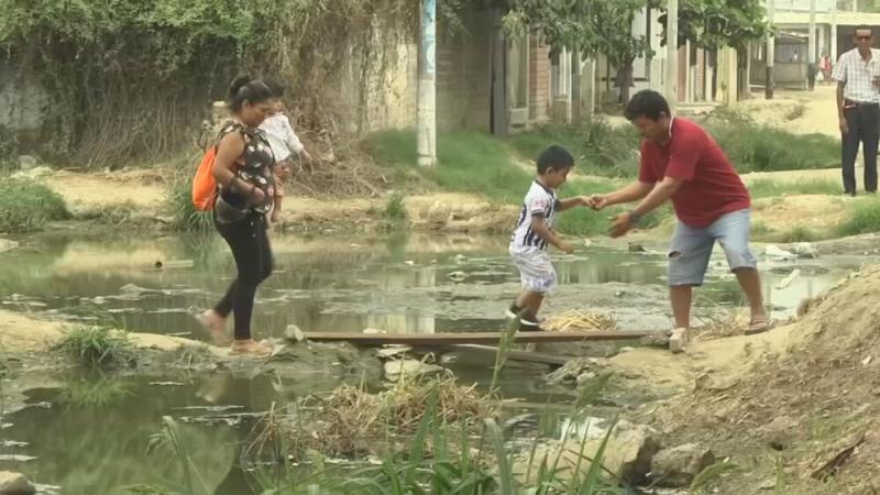 Piura Desagüe Aguas negras Aguas servidas Colapso Vecinos Emergencia Aguas residuales
