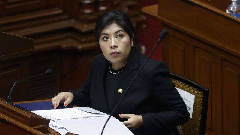 Betssy Chávez denuncia amenazas y negligencia tras caída en vehículo del INPE