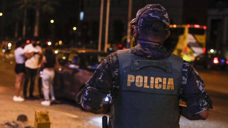 Policía