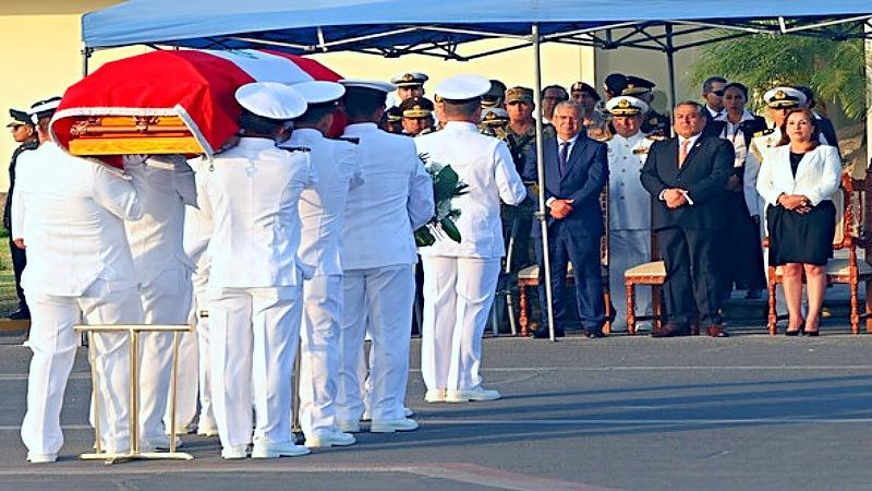 Presidenta Dina Boluarte  fuerzas armadas vraem militares sendero Luminoso