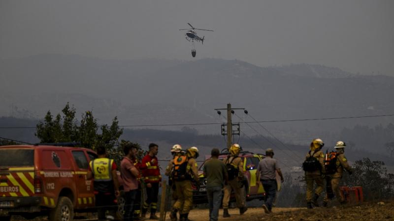 Portugal emplea más de 3 000 bomberos ante avance de incendios forestales