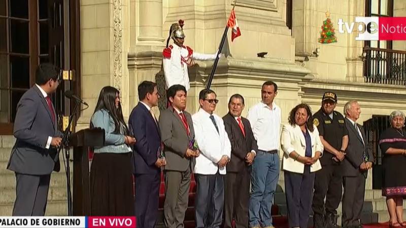 Presidente participa en reconocimiento de buenas prácticas de voluntariado
