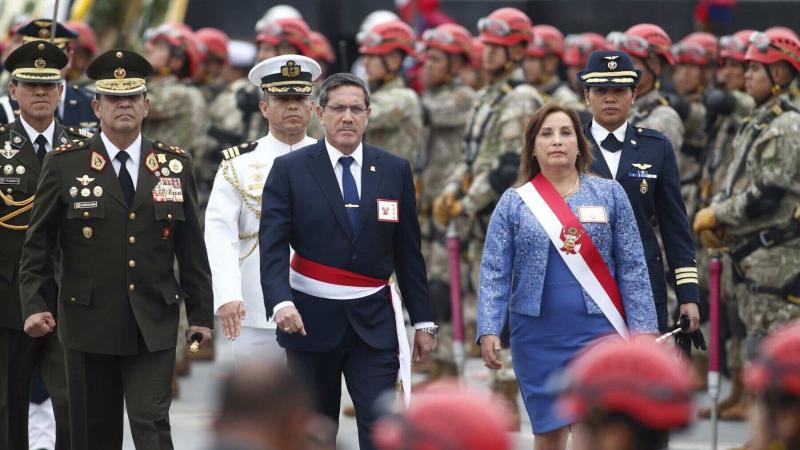Presidenta Dina Boluarte Dina Boluarte Fuerzas Armadas Comando Conjuntos de las Fuerzas Armadas Ministro de Defensa Plaza de la Bandera Actividad Oficial En vivo