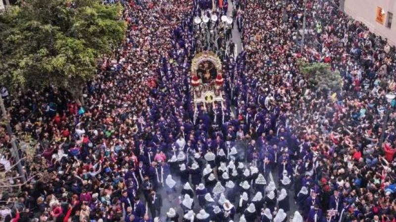 procesion en piura