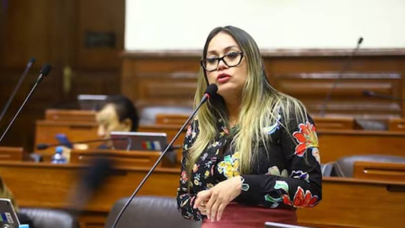 Cheryl Trigozo renuncia a APP y pasa a Renovación Popular
