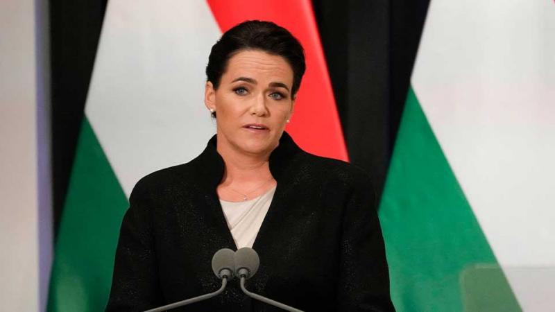Presidenta de Hungría renuncia  caso de abuso infantil