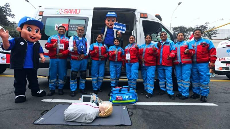 samu ambulancia vacunación av.brasil fiestas patrias parada militar