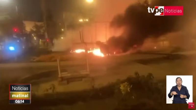 San Juan de Miraflores lanzan bomba molotov 