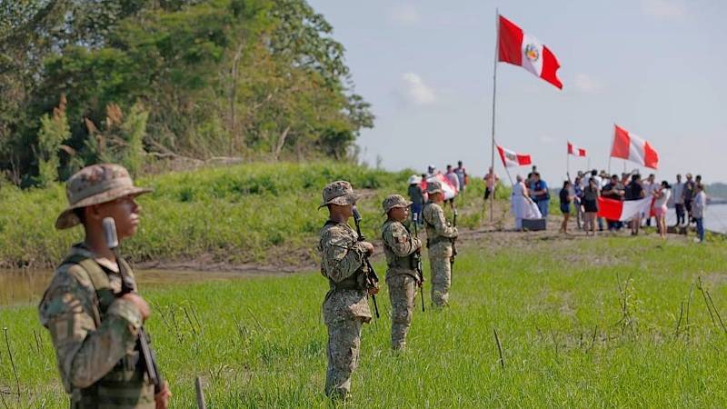 MINDEF soldados ejército loreto leticia santa rosa colombia PCM DINA bandera Perú