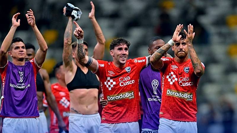 Cienciano sudamericana mineiro hulk cueva