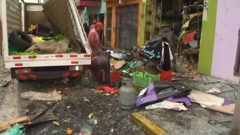 Surquillo explosión balón de gas deflagración mercado Bomberos Heridos