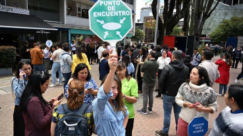 Fuerte Temblor De Magnitud 6,1 Sacude Bogotá Y Centro De Colombia | TVPerú