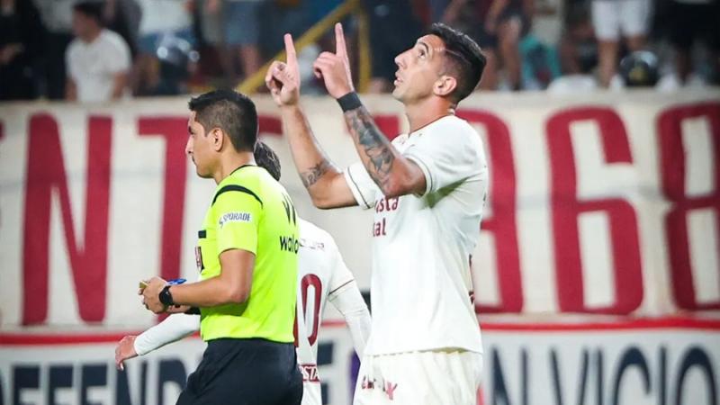 Universitario goleó 6-0 a Comerciantes Unidos en el Estadio Monumental y es líder del Apertura