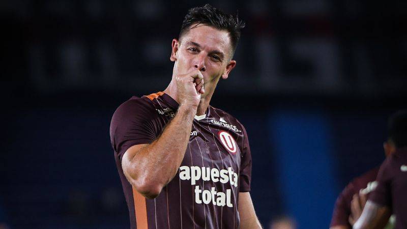 Universitario venció a Junior de visita por 3-1