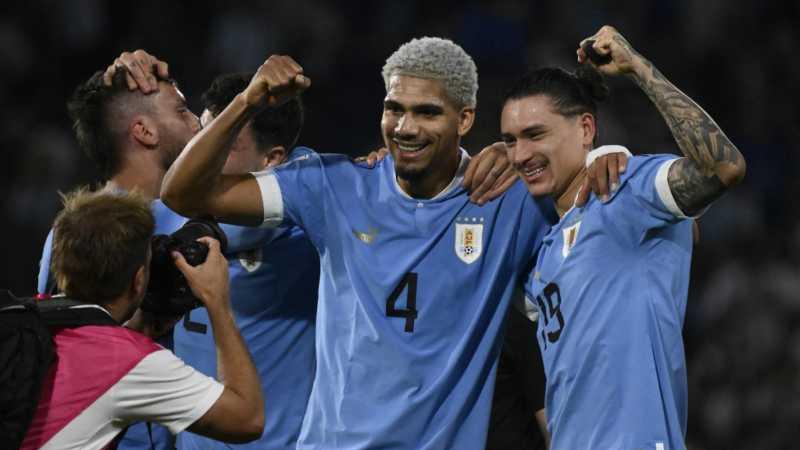 URUGUAY GANÓ 2-0 A ARGENTINA