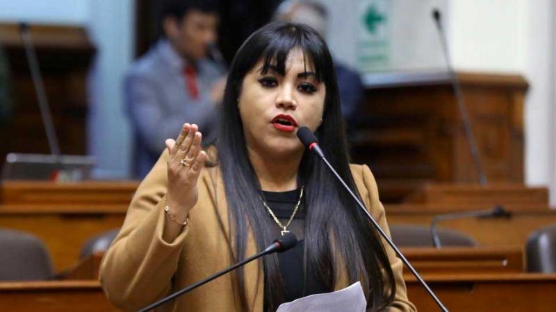 Congresista Vivian Olivos denuncia víctima de extorsión