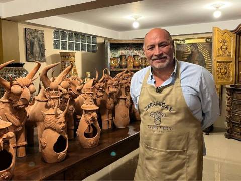 Tater Vera, maestro ceramista de Cusco