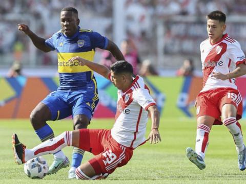 Boca Junior ganó 3-2 a River Plate y clasificó a las semifinales de la Copa de La Liga