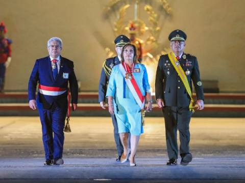 Presidencia reafirma apoyo al Ejército del Perú durante ceremonia por el Bicentenario de la Batalla de Ayacucho y Día del Ejército