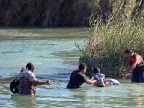 Estados Unidos México migrantes frontera Río Grande muerto niño