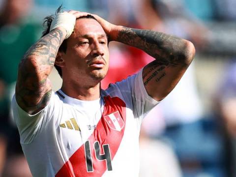 GIANLUCA LAPADULA SELECCION PERUANA