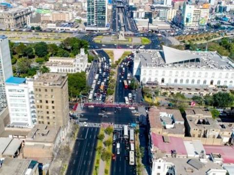 Inicio de desvíos vehiculares en el Cercado de Lima