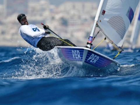 Stefano Peschiera gana medalla de bronce en vela