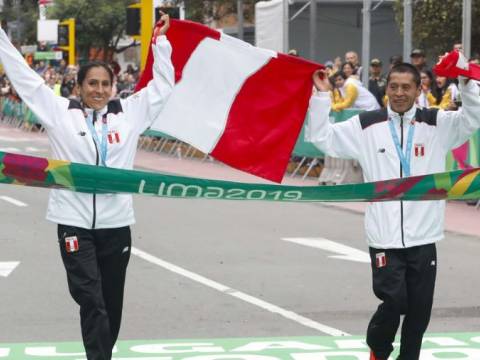 Cristhian Pacheco y Gladys listo para la maratón