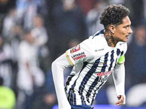 PAOLO GUERRERO ALIANZA LIMA