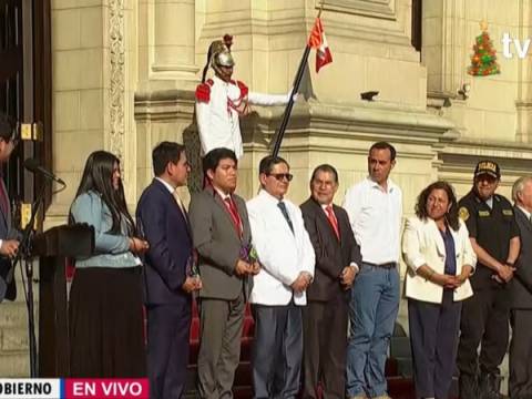 Presidente participa en reconocimiento de buenas prácticas de voluntariado