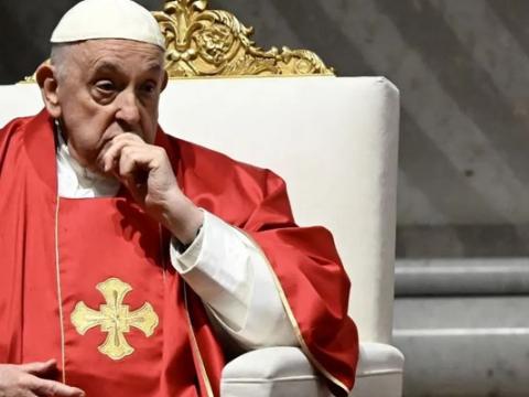 El papa Francisco suspendió su participación en el Vía Crucis del Viernes Santo