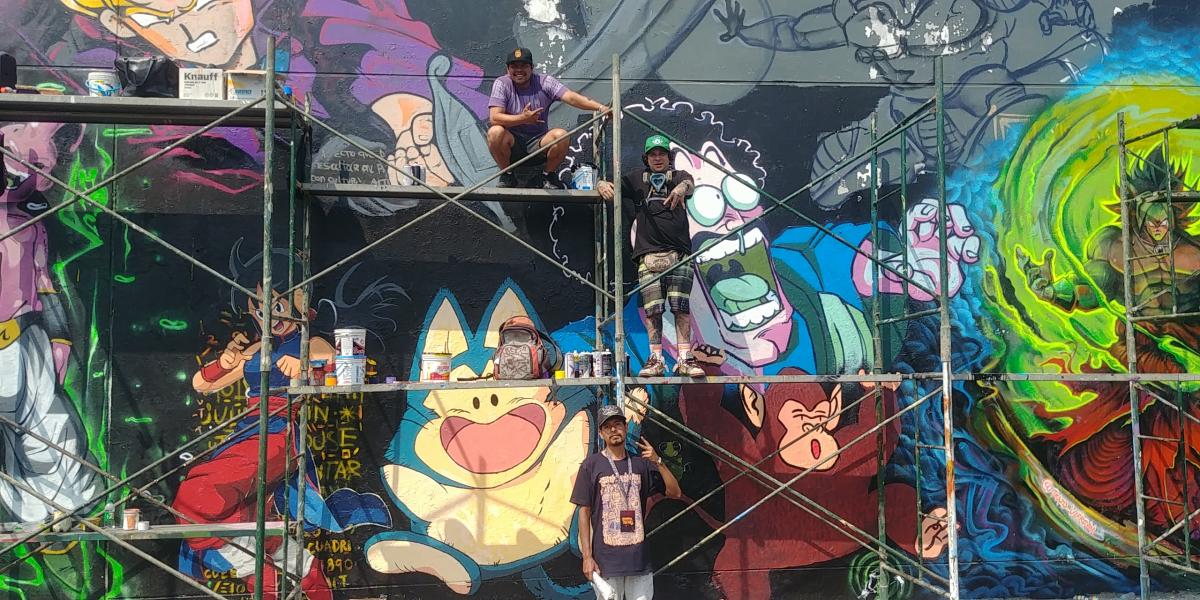 Artistas urbanos rinden homenaje a Akira Toriyama con mural