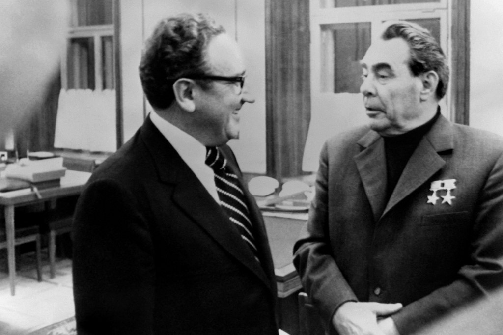 Kissinger y presidente sovietico
