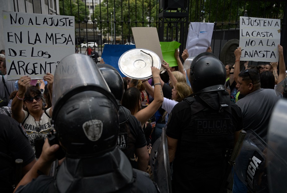 Policia Argentina protesta manifestantes Javier Milei Inflación
