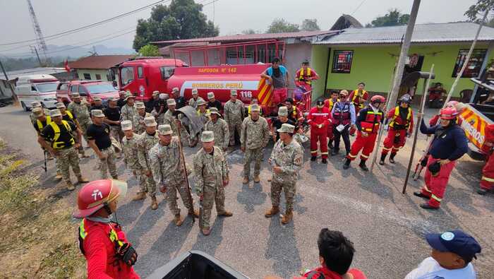 bomberos ejército soldados