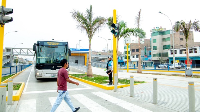 Bus Metropolitano cuatro estaciones más norte