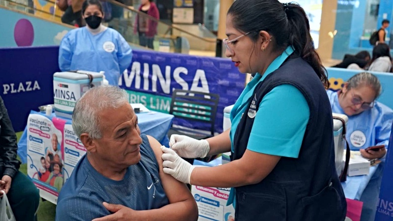 minsa vacunación real plaza