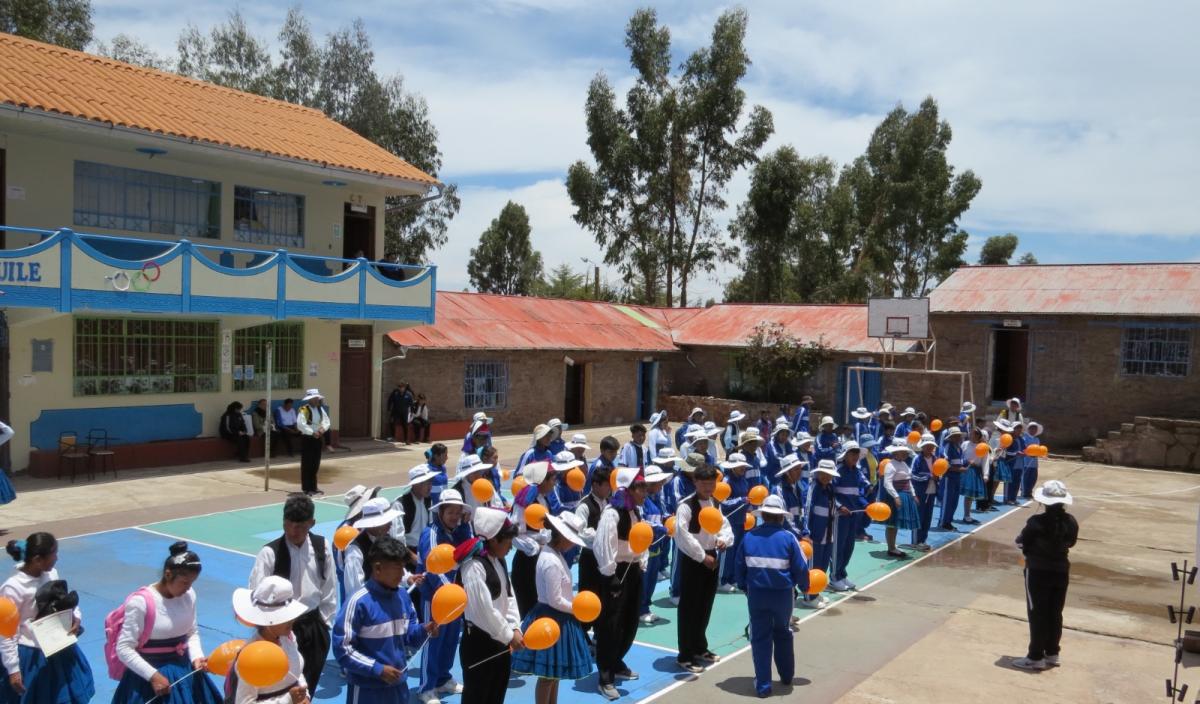 Escolares indecopi concurso de cuentos rana titicaca peligro de extinción