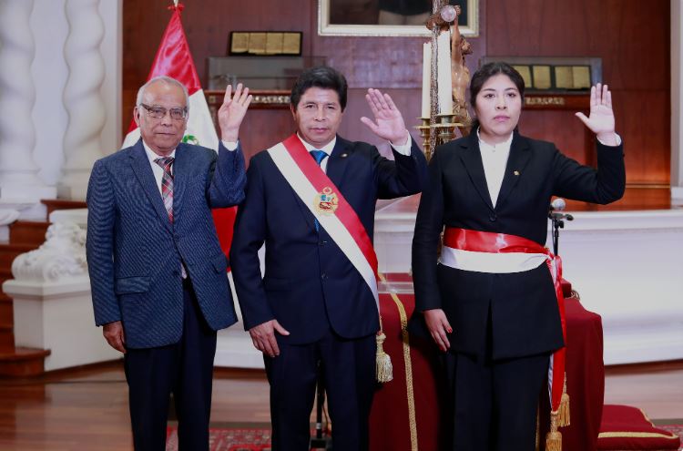 PEDRO CASTILLO, ANÍBAL TORRES Y BETSSY CHÁVEZ