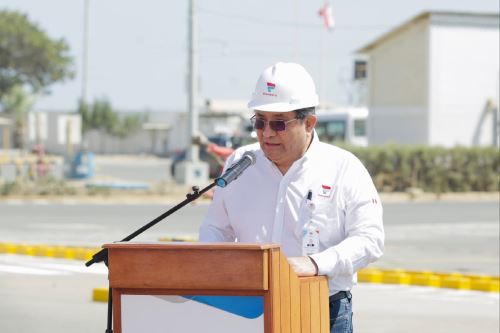 Ministro de Energia y Minas, Oscar Vera  en Talara