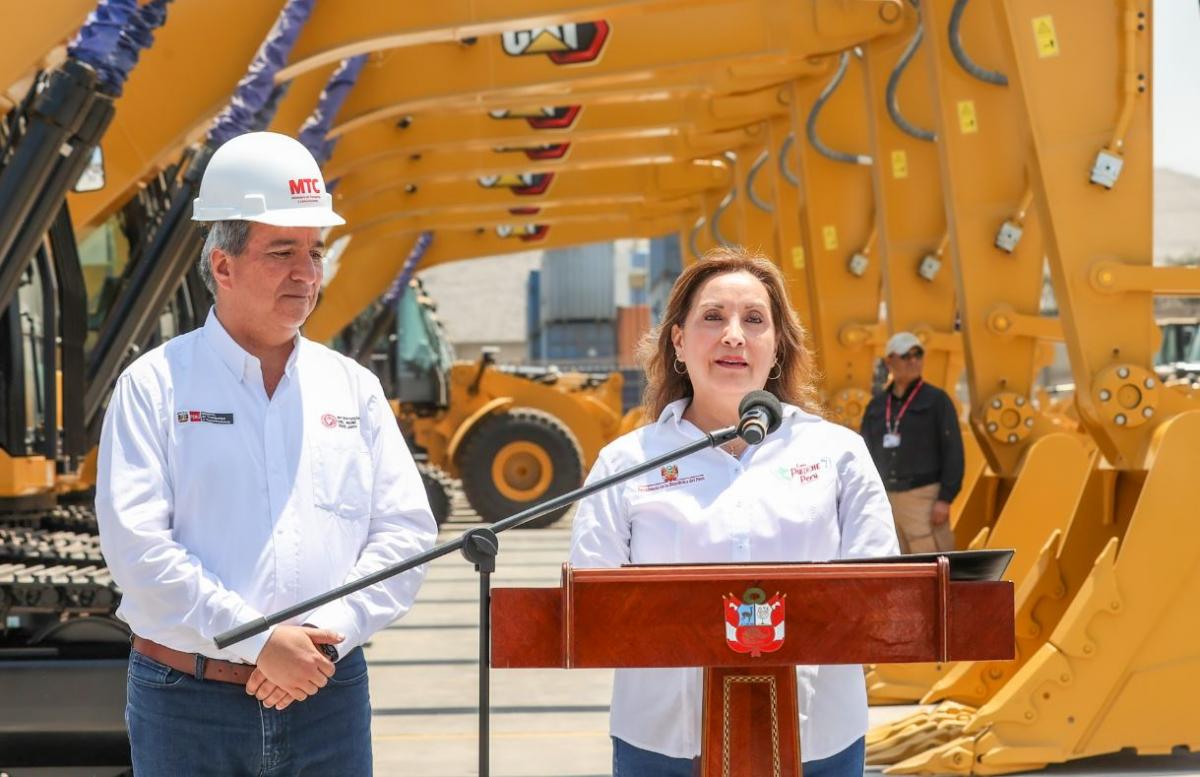 Dina Boluarte maquinaria pesada fenómeno de El Niño